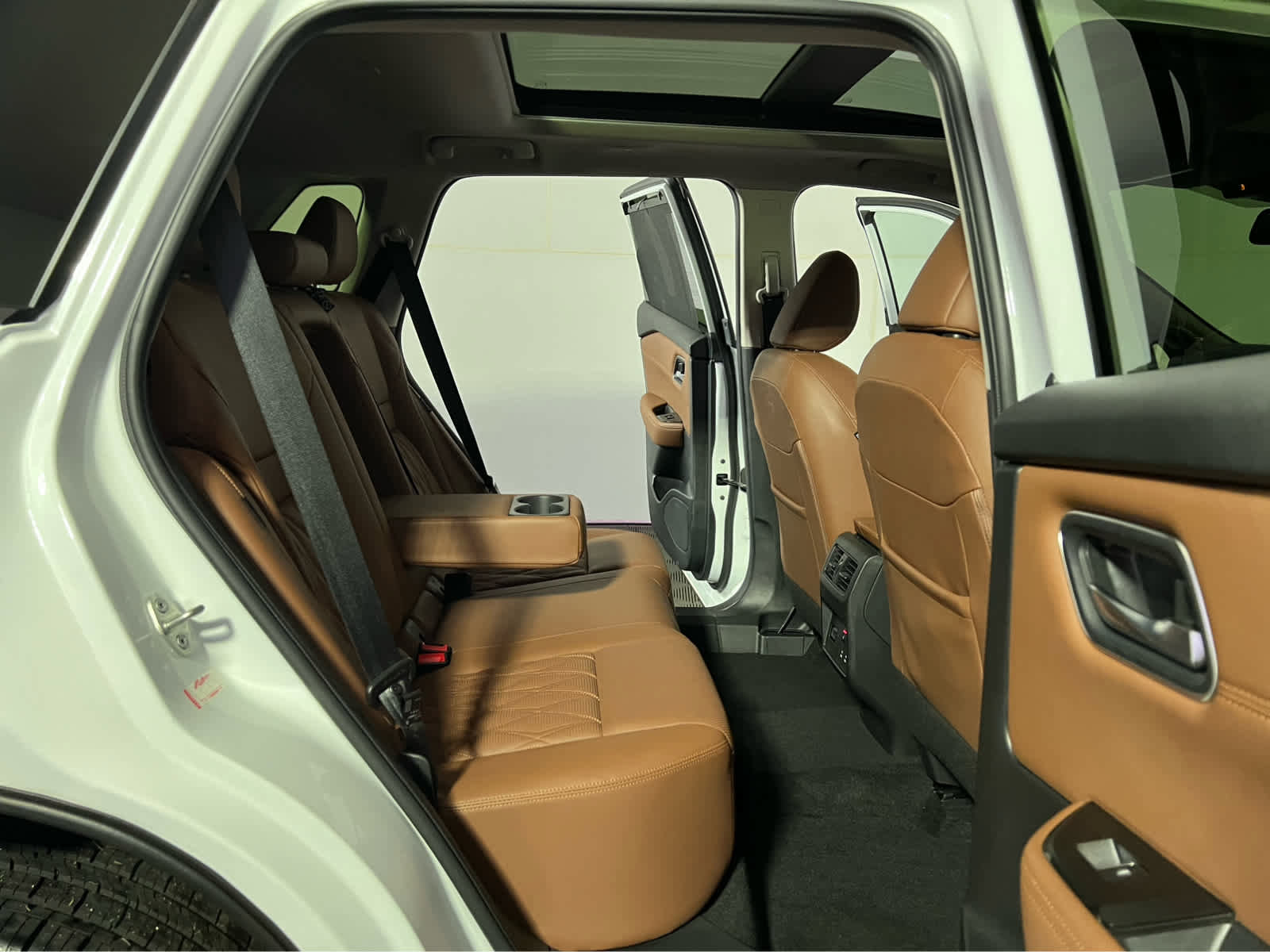 Certified 2024 Nissan Rogue Platinum w/ Platinum Premium Package image 28