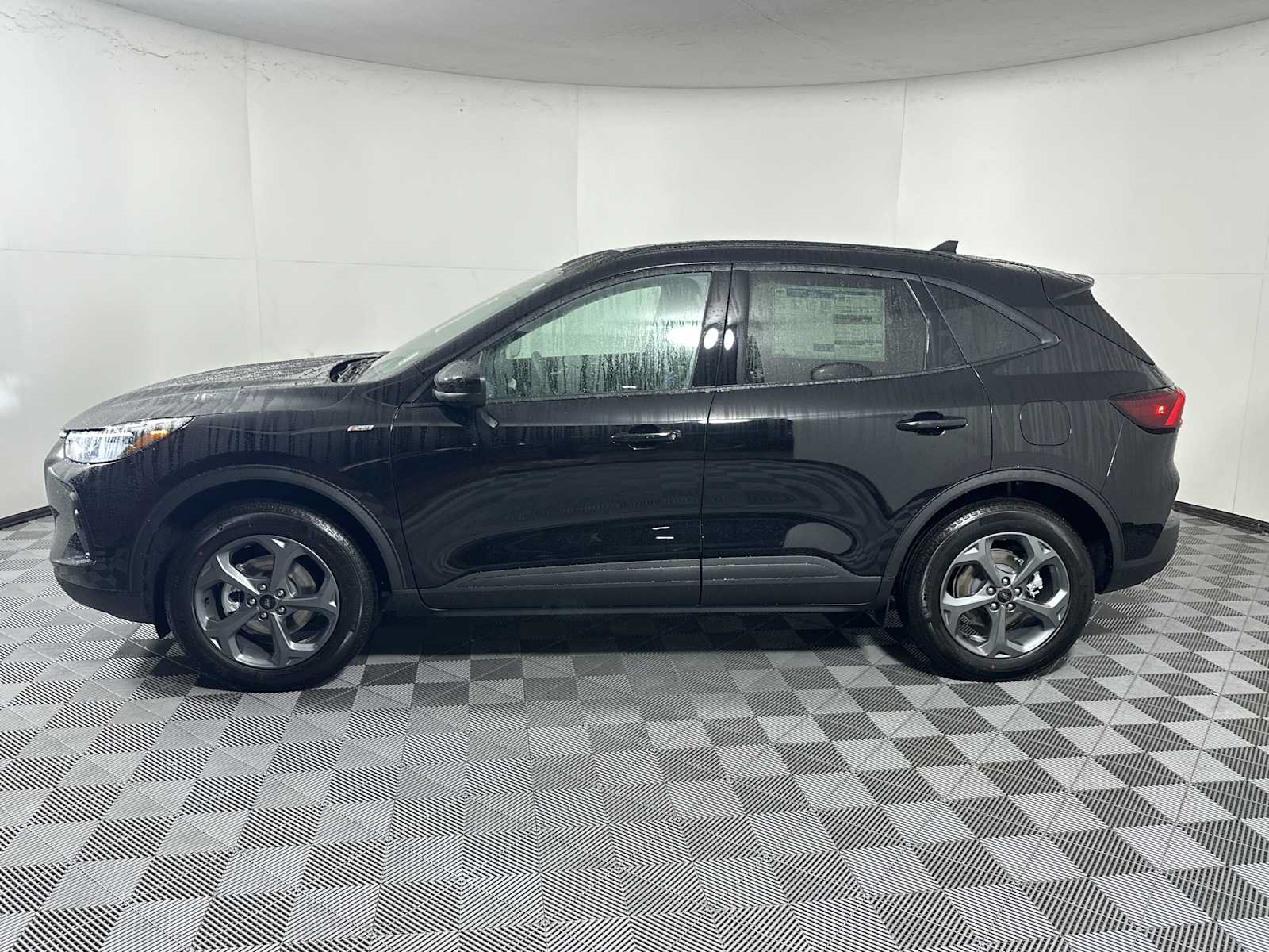 New 2026 Ford Escape ST-Line Select w/ Tech Pack #2 AWD/4WD image 4