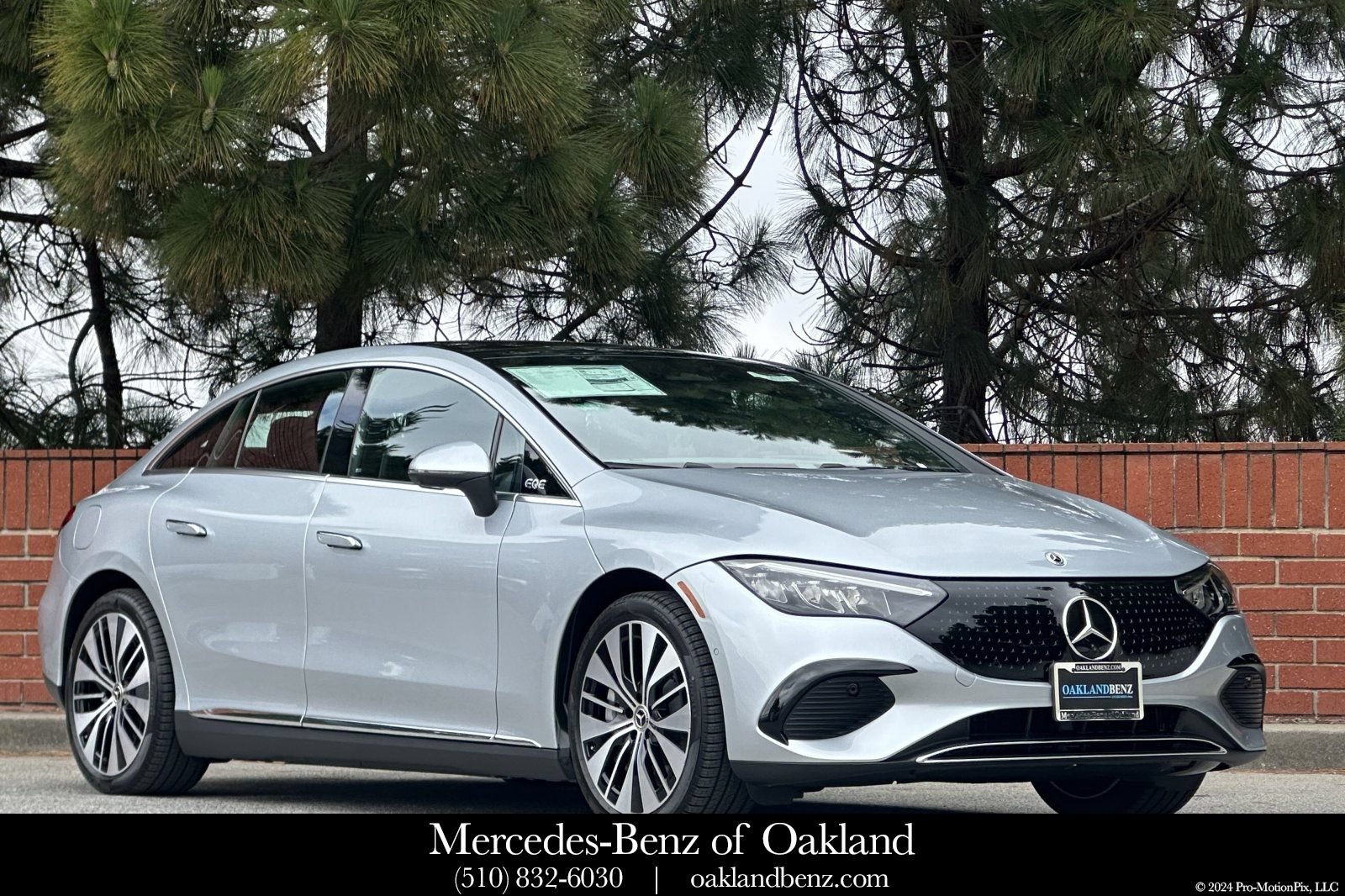 New 2026 Mercedes-Benz EQE 320 4MATIC Sedan 360° Tour