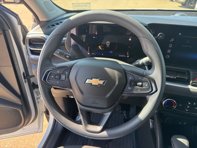 Used 2025 Chevrolet TrailBlazer LS w/ LS Convenience Package FWD image 16