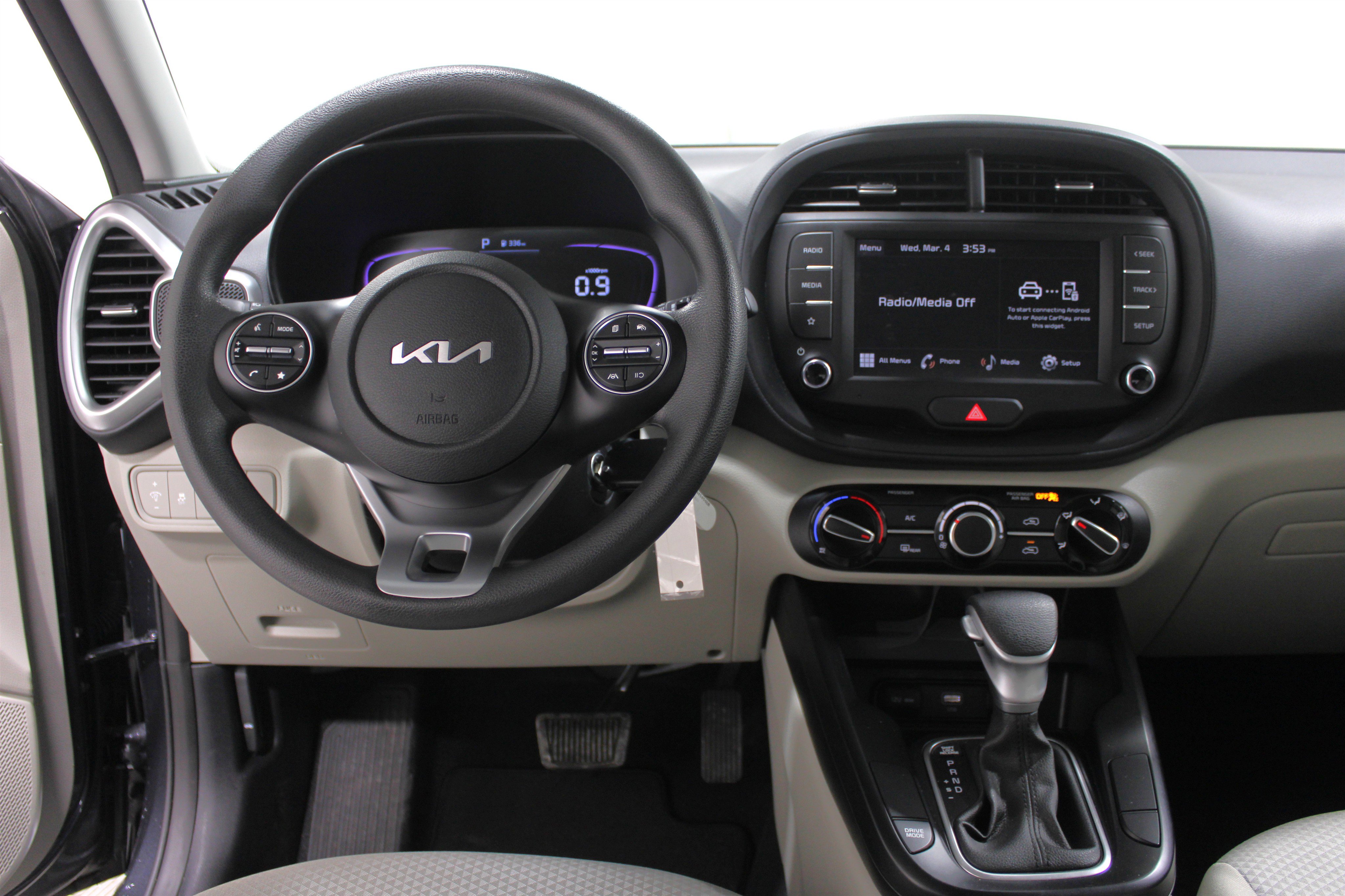 Used 2024 Kia Soul LX w/ Option Group 015 image 2