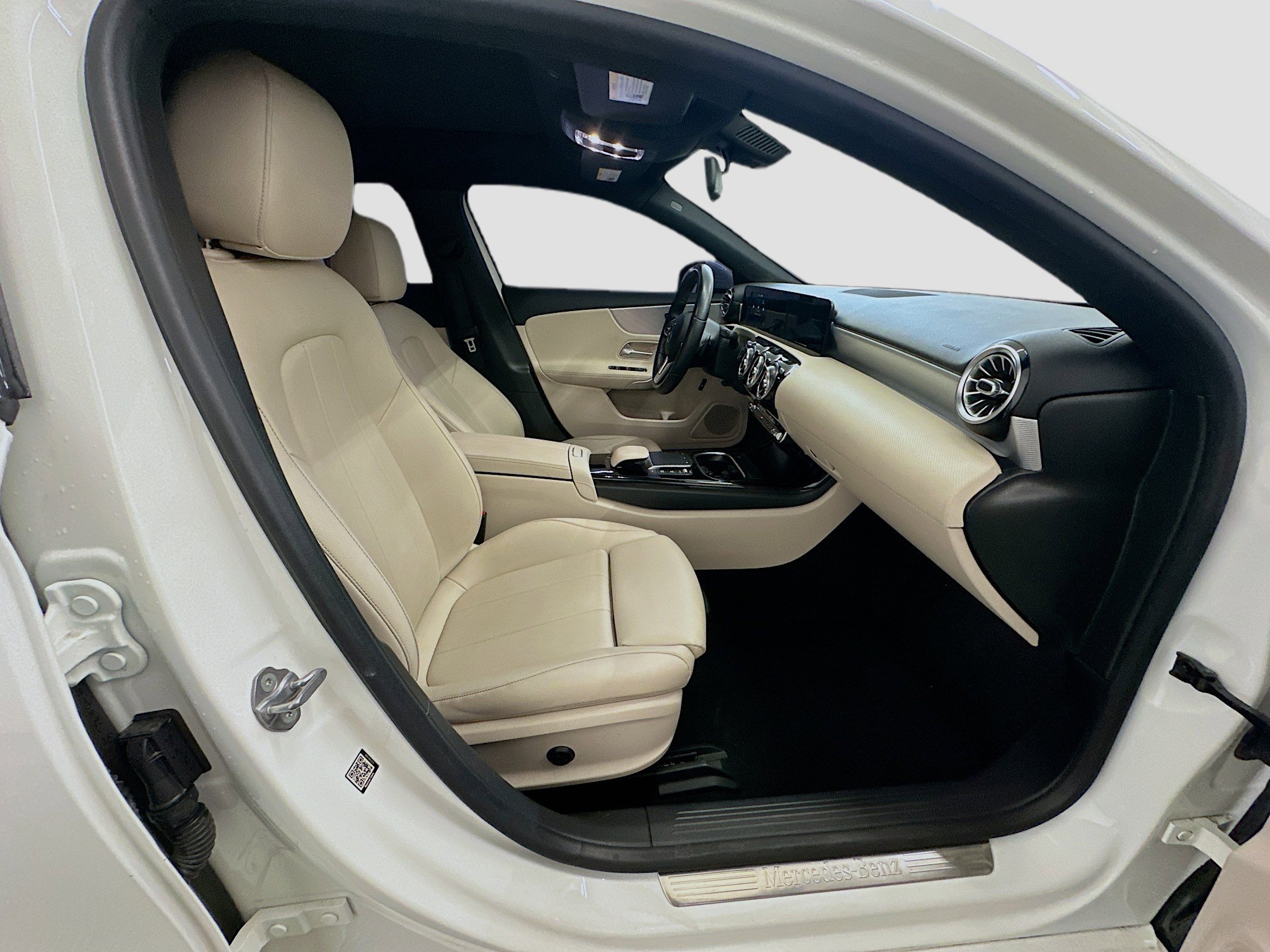 Used 2021 Mercedes-Benz A 220 A 220 image 32