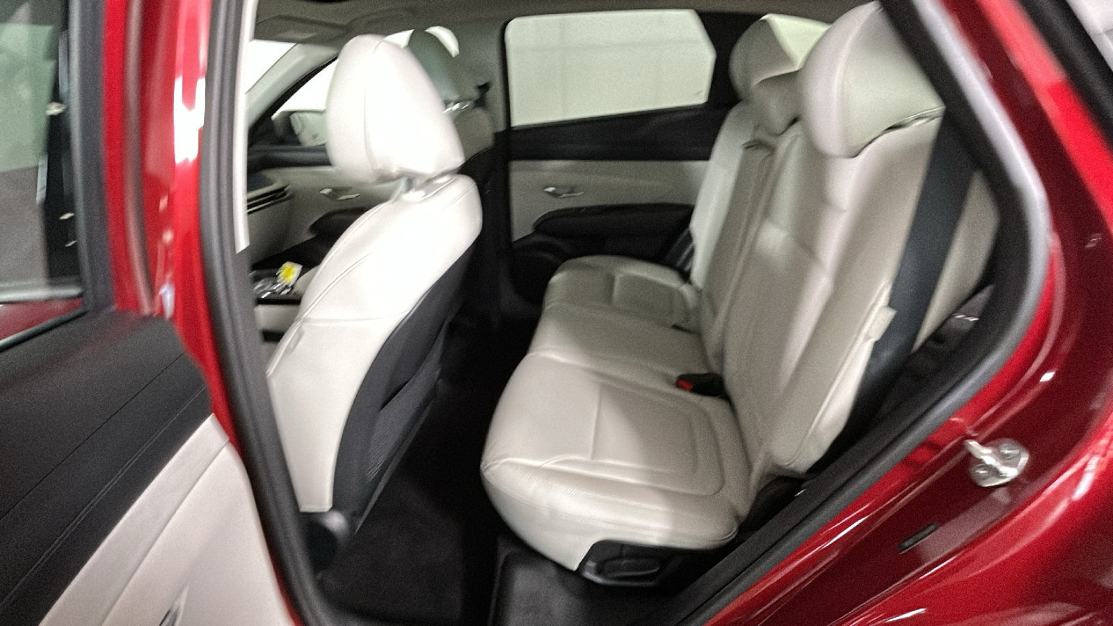 Used 2025 Hyundai Tucson Limited AWD/4WD image 35