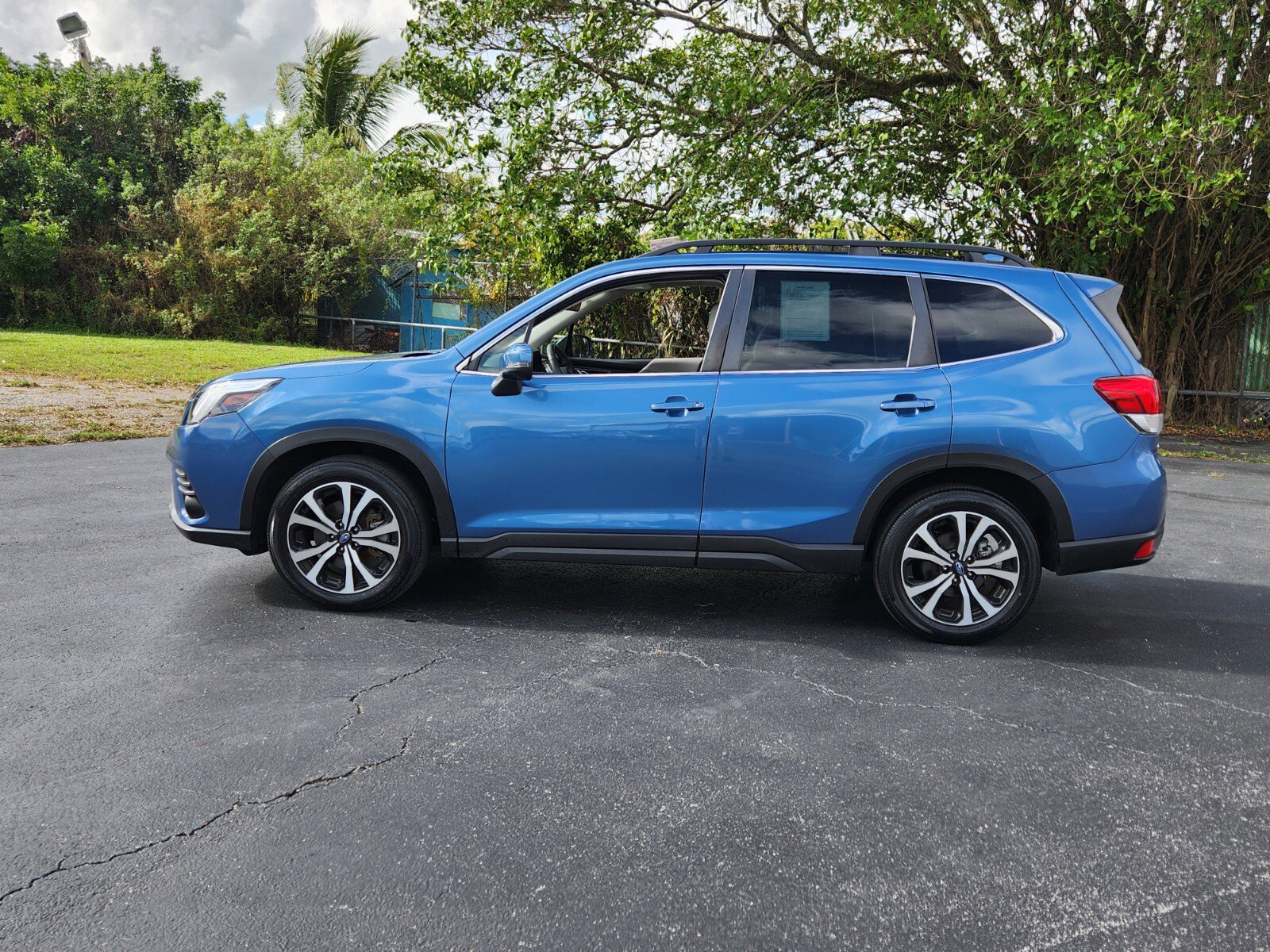 Used 2022 Subaru Forester Limited image 2