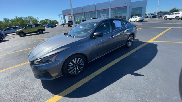 Used 2025 Nissan Altima 2.5 SV FWD image 6