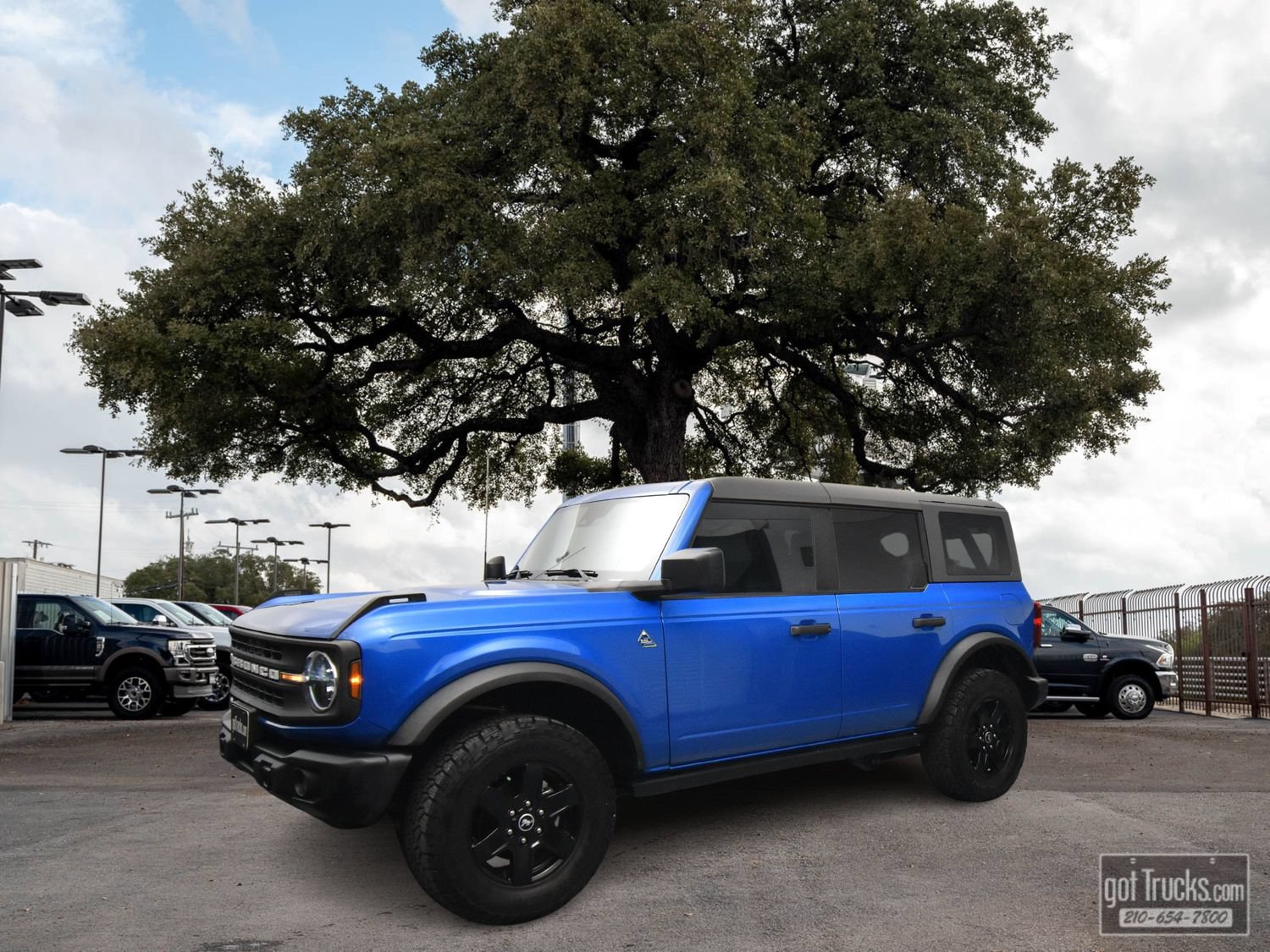 Used 2023 Ford Bronco Black Diamond AWD/4WD image 1