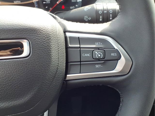 Used 2023 Jeep Compass Latitude image 17