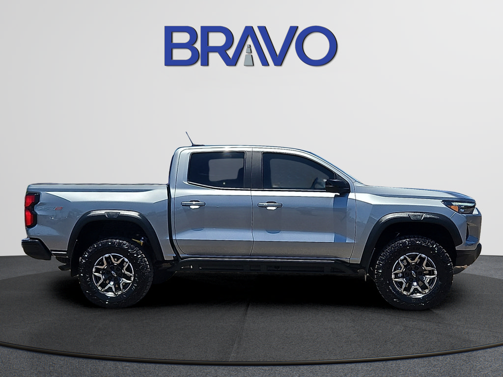 Used 2025 Chevrolet Colorado ZR2 w/ Technology Package AWD/4WD image 5
