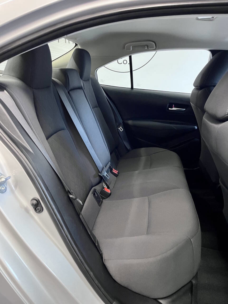 Used 2020 Toyota Corolla LE image 23
