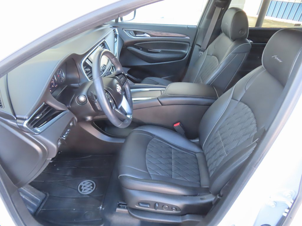 Used 2024 Buick Enclave Avenir w/ Avenir Technology Package image 31