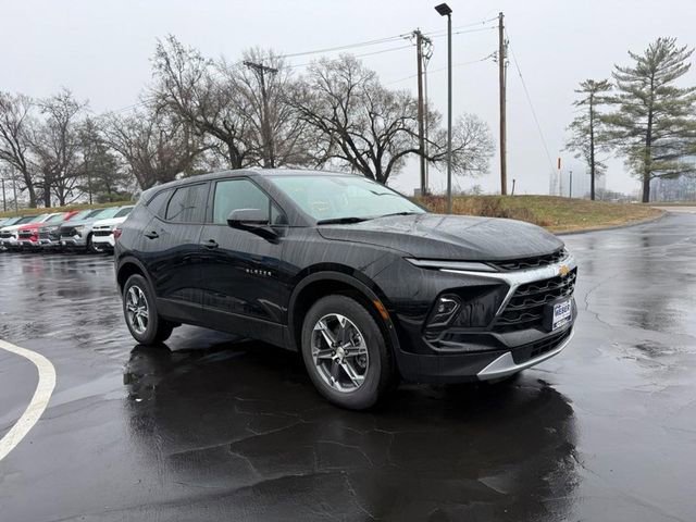 Used 2025 Chevrolet Blazer LT image 9