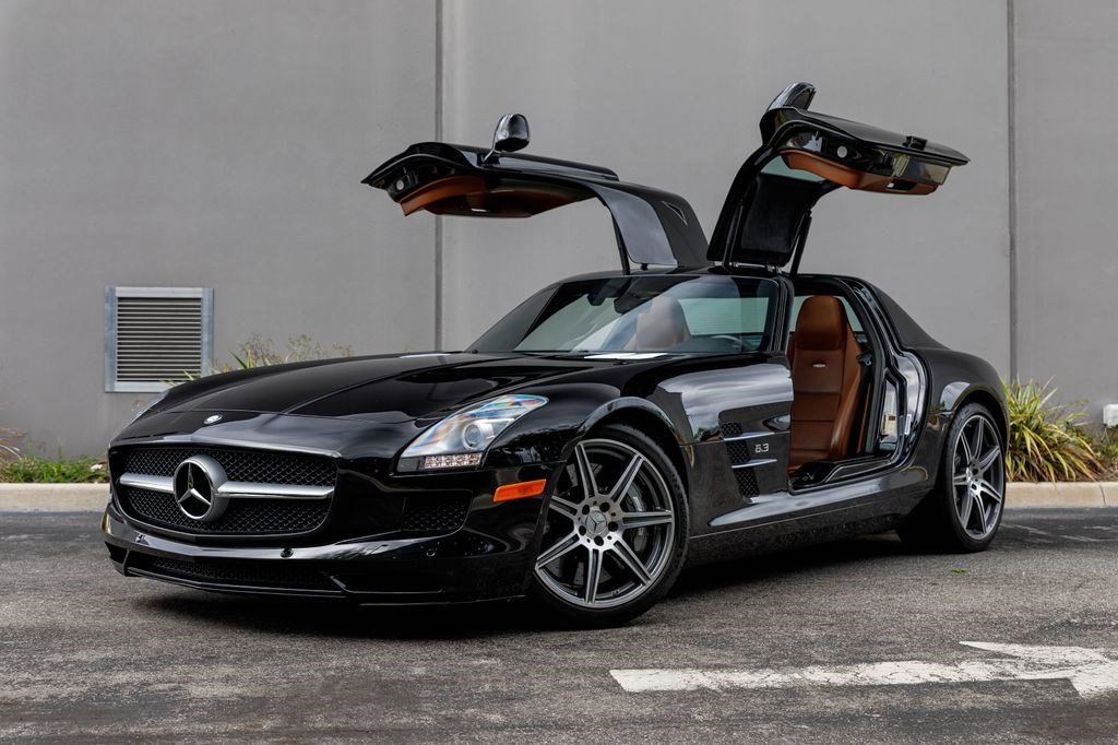 Used 2011 Mercedes-Benz SLS AMG Coupe image 2