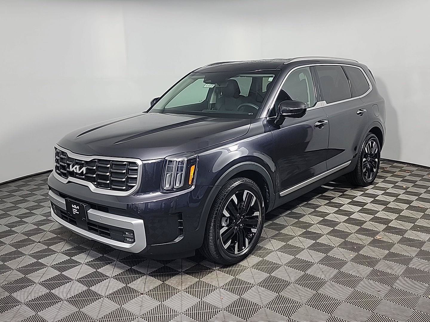 Certified 2025 Kia Telluride SX w/ SX Captain's Chair Package AWD/4WD image 12