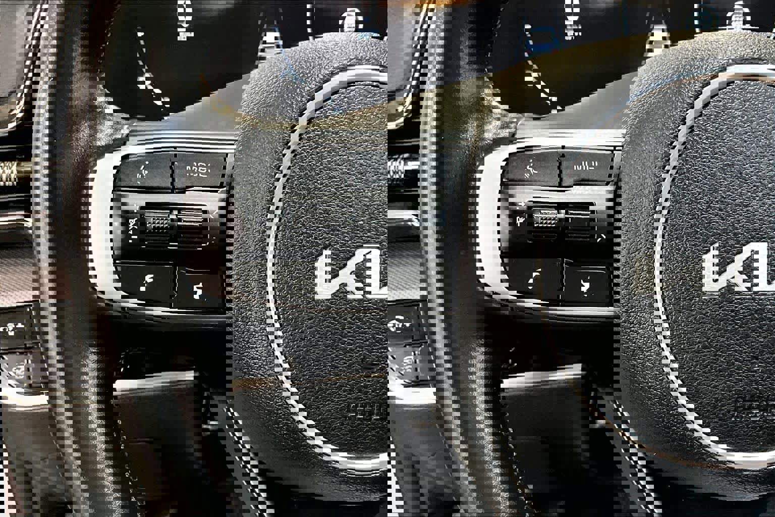 Used 2023 Kia Sportage SX image 24