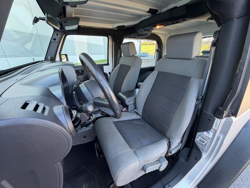 Used 2009 Jeep Wrangler X image 18