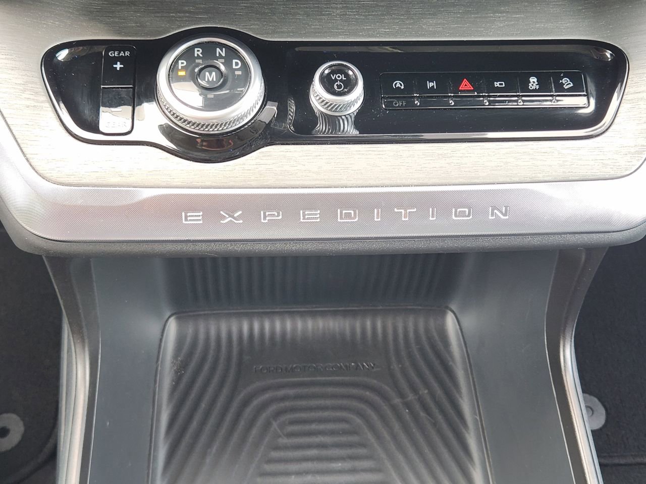 Used 2025 Ford Expedition Platinum AWD/4WD image 19