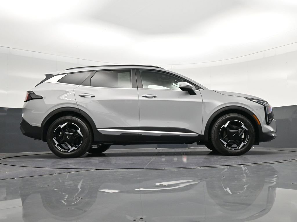 Used 2026 Kia Sportage EX w/ EX Panorama Roof Package FWD image 32