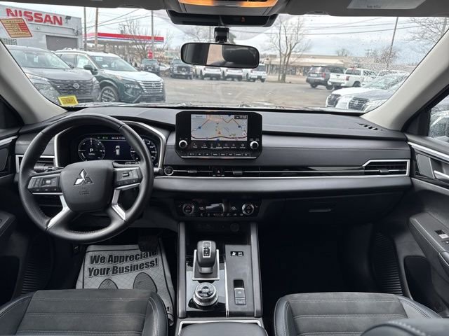 Used 2025 Mitsubishi Outlander SE image 21