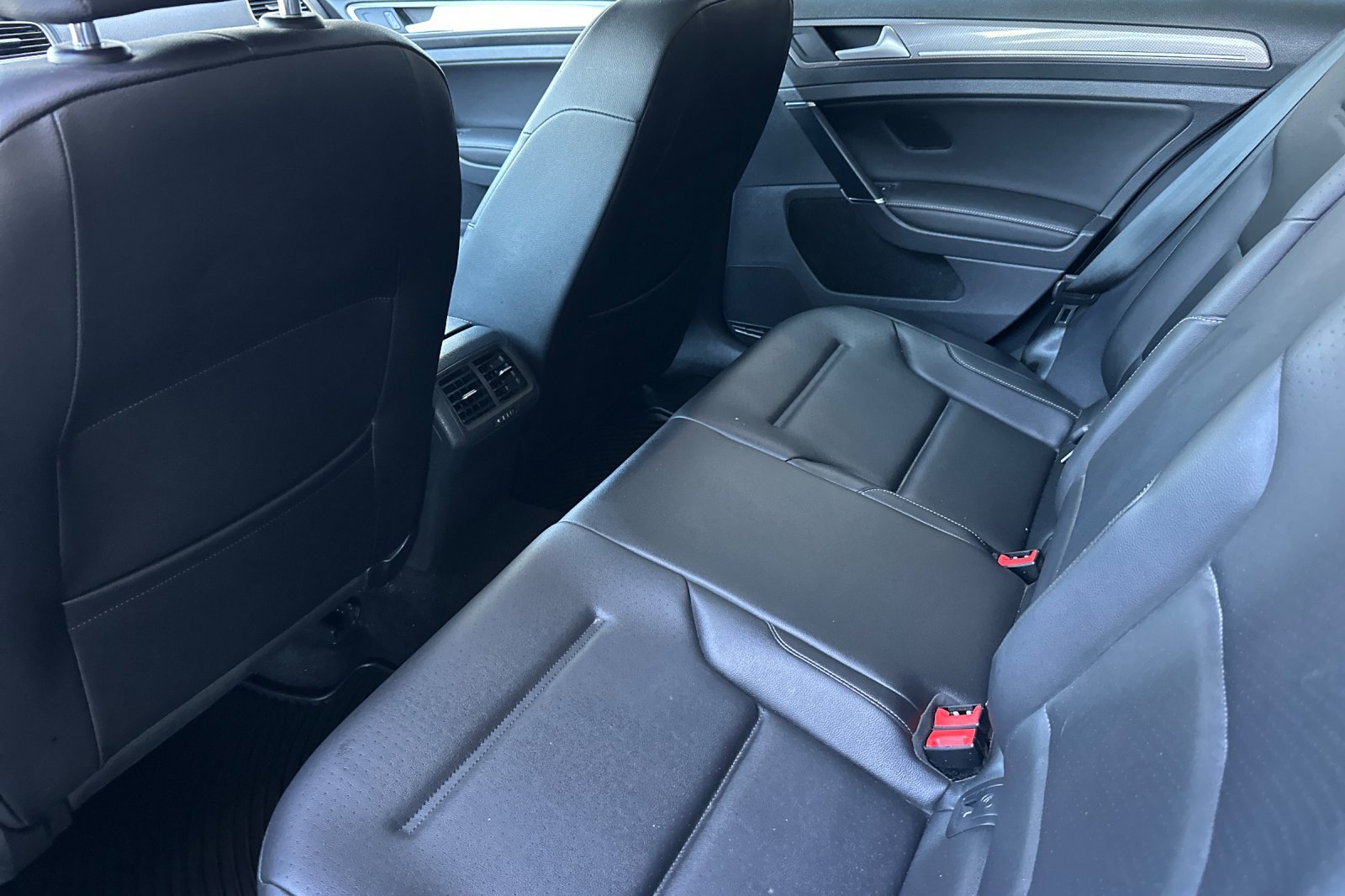 Used 2017 Volkswagen Golf Alltrack AWD/4WD image 12