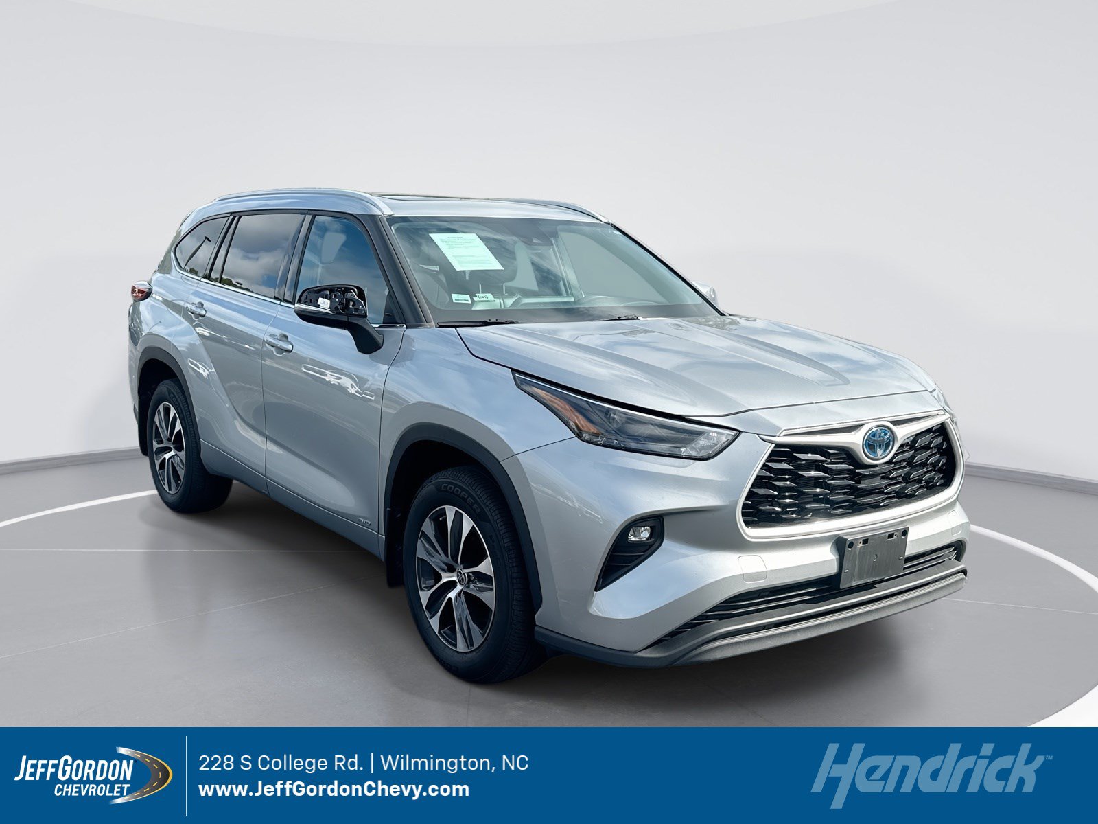 Used 2022 Toyota Highlander XLE