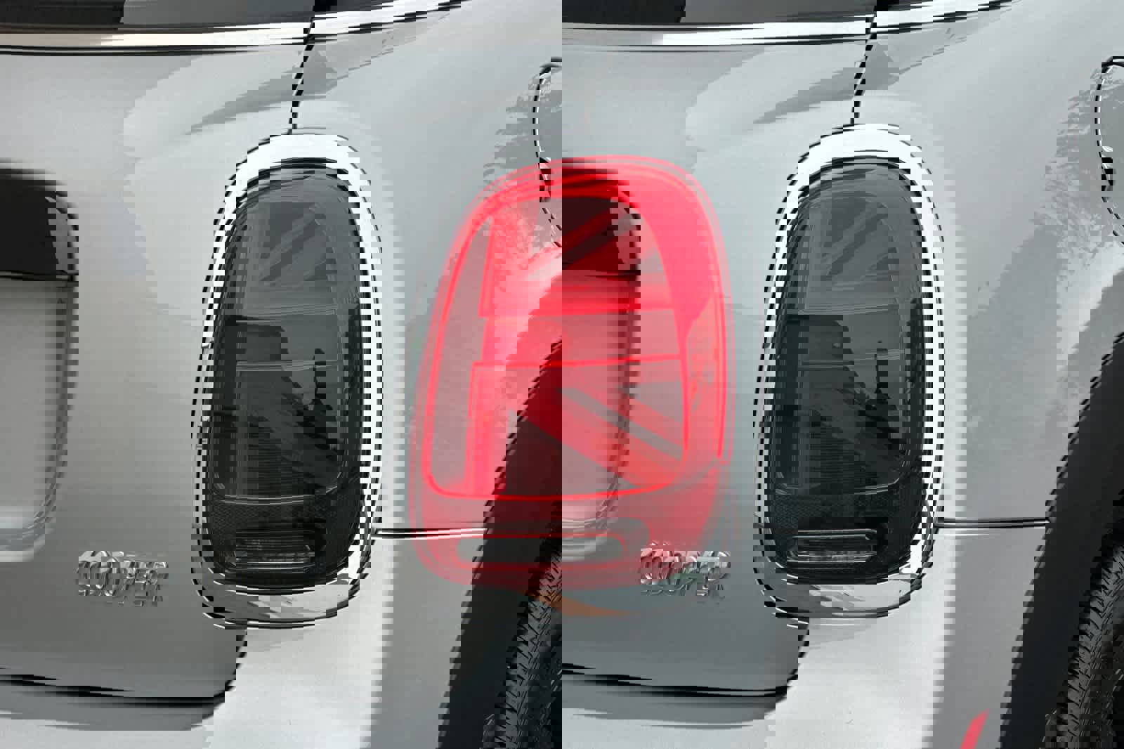 Used 2024 MINI Cooper 4-Door Hardtop image 30