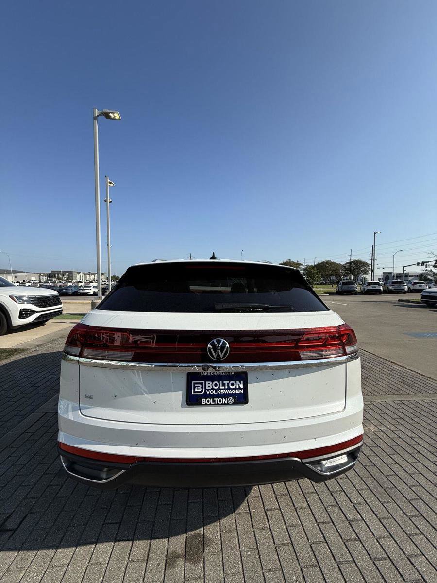 New 2026 Volkswagen Atlas Cross Sport SE image 9