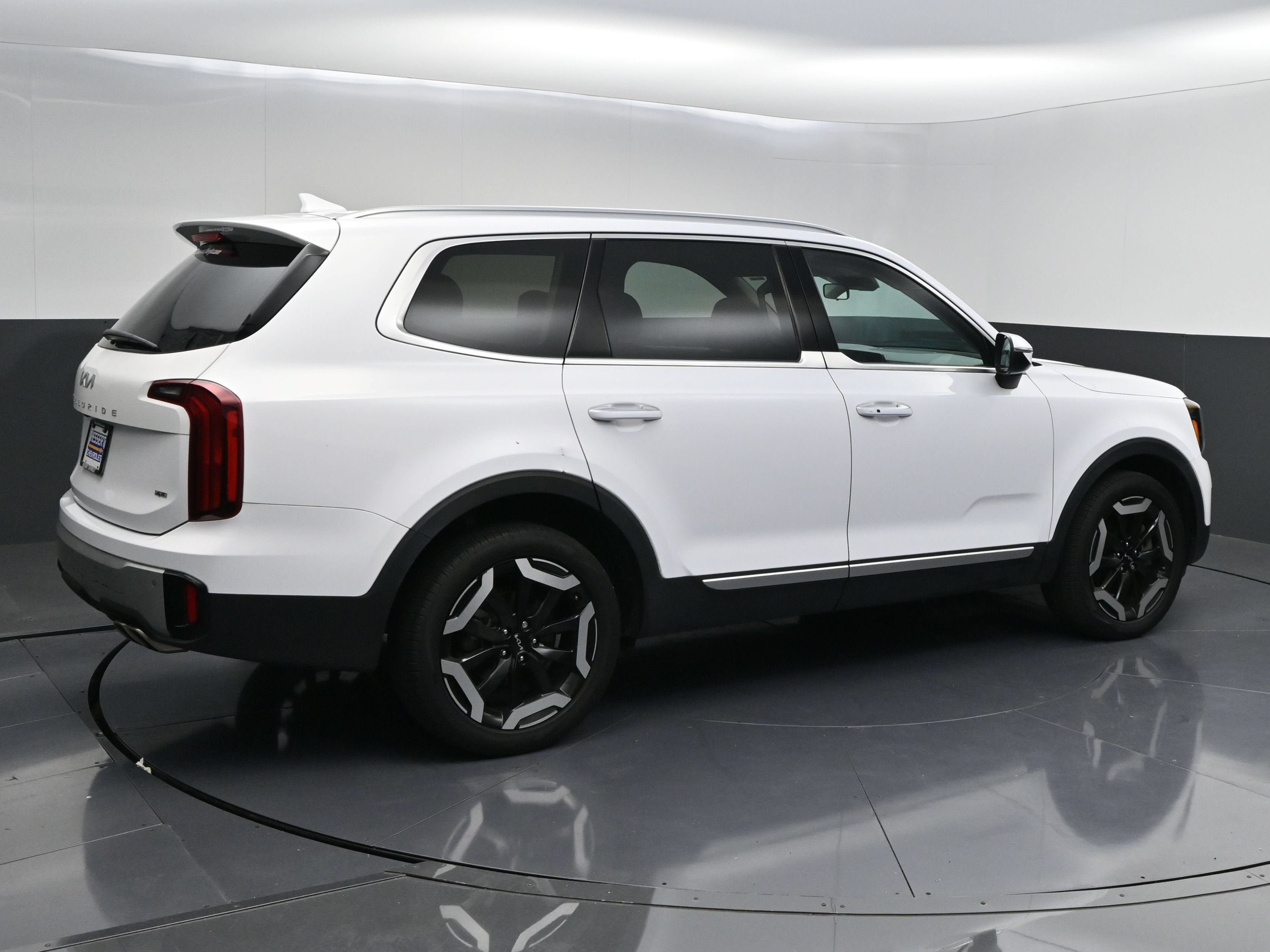 Used 2024 Kia Telluride S w/ S Sunroof Package AWD/4WD image 8