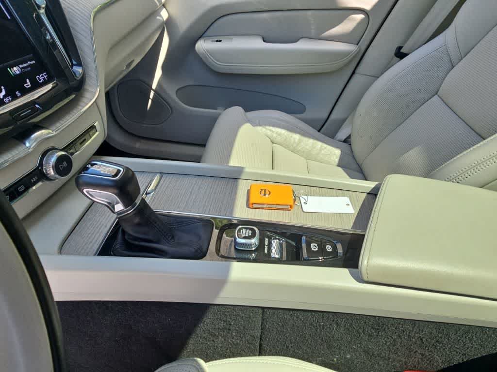 Used 2021 Volvo XC60 T5 Inscription w/ Advanced Package AWD/4WD image 16