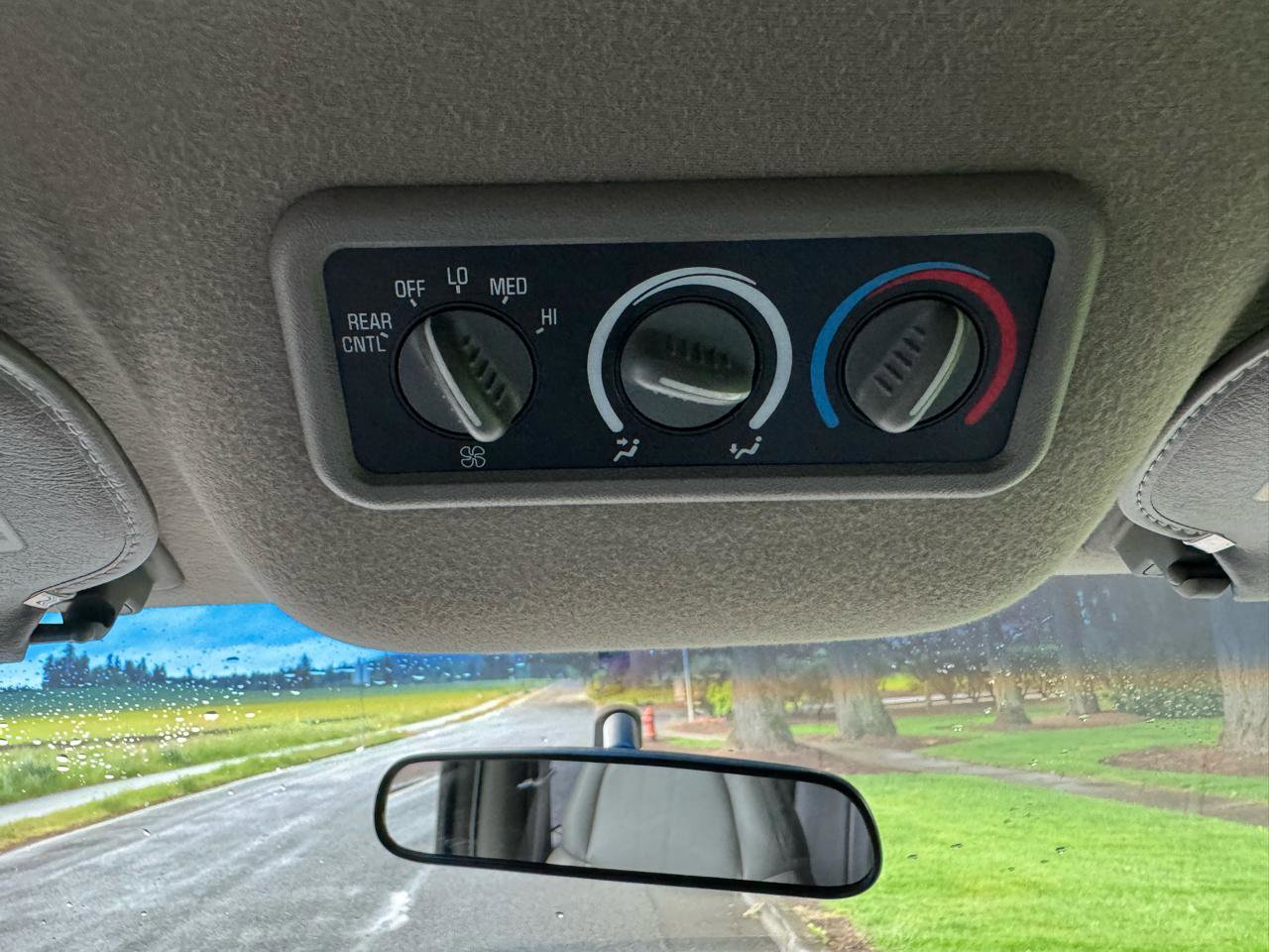 Used 2000 GMC Savana 3500 Extended Passenger image 17