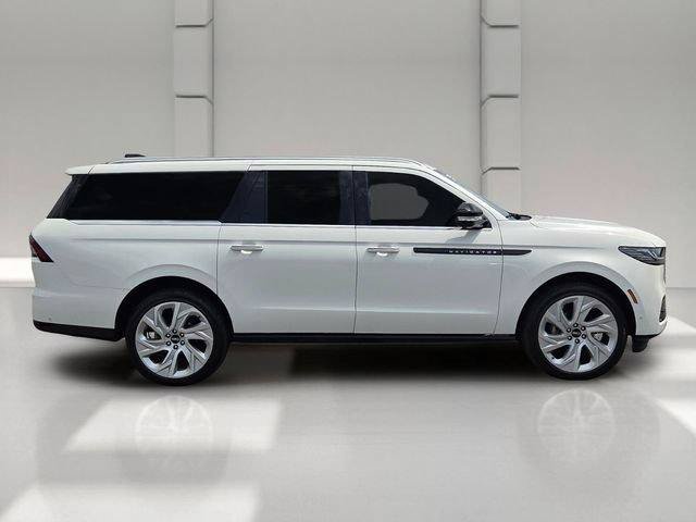 Used 2025 Lincoln Navigator L Black Label AWD/4WD image 6