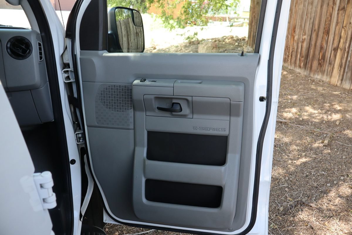Used 2012 Ford E-350 and Econoline 350 XLT RWD image 26