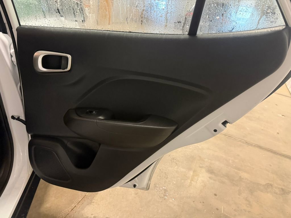 Certified 2022 Hyundai Venue SE w/ Cargo Package FWD image 28