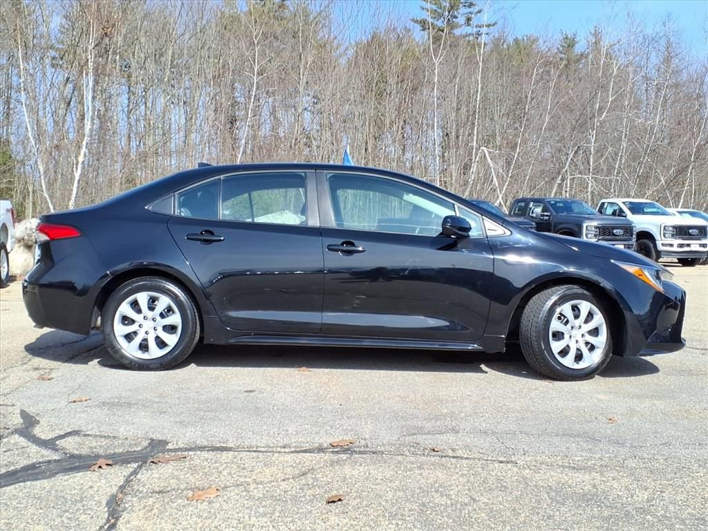 Used 2024 Toyota Corolla LE image 2