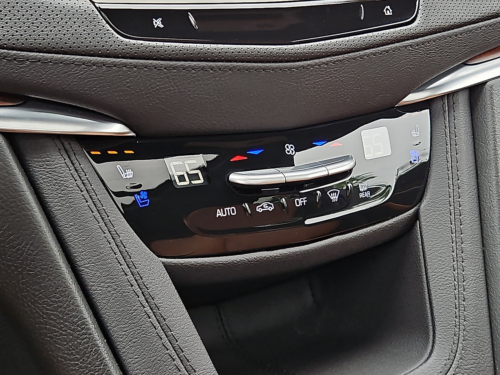Certified 2026 Cadillac XT5 Premium Luxury w/ Driver Assist Package AWD/4WD image 16