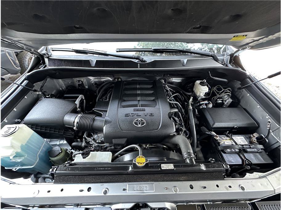 Used 2014 Toyota Tundra Limited w/ Limited Premium Package AWD/4WD image 29