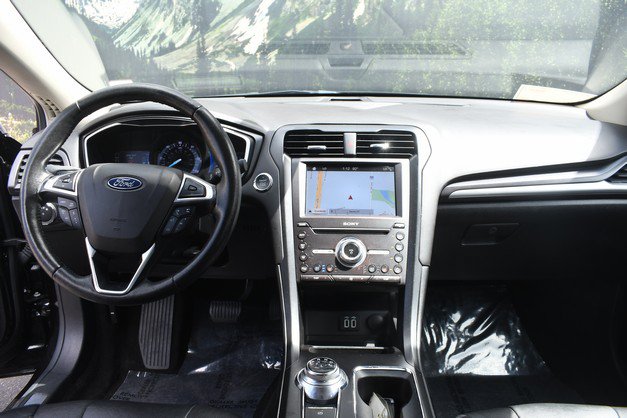 Used 2019 Ford Fusion Energi Titanium FWD image 18
