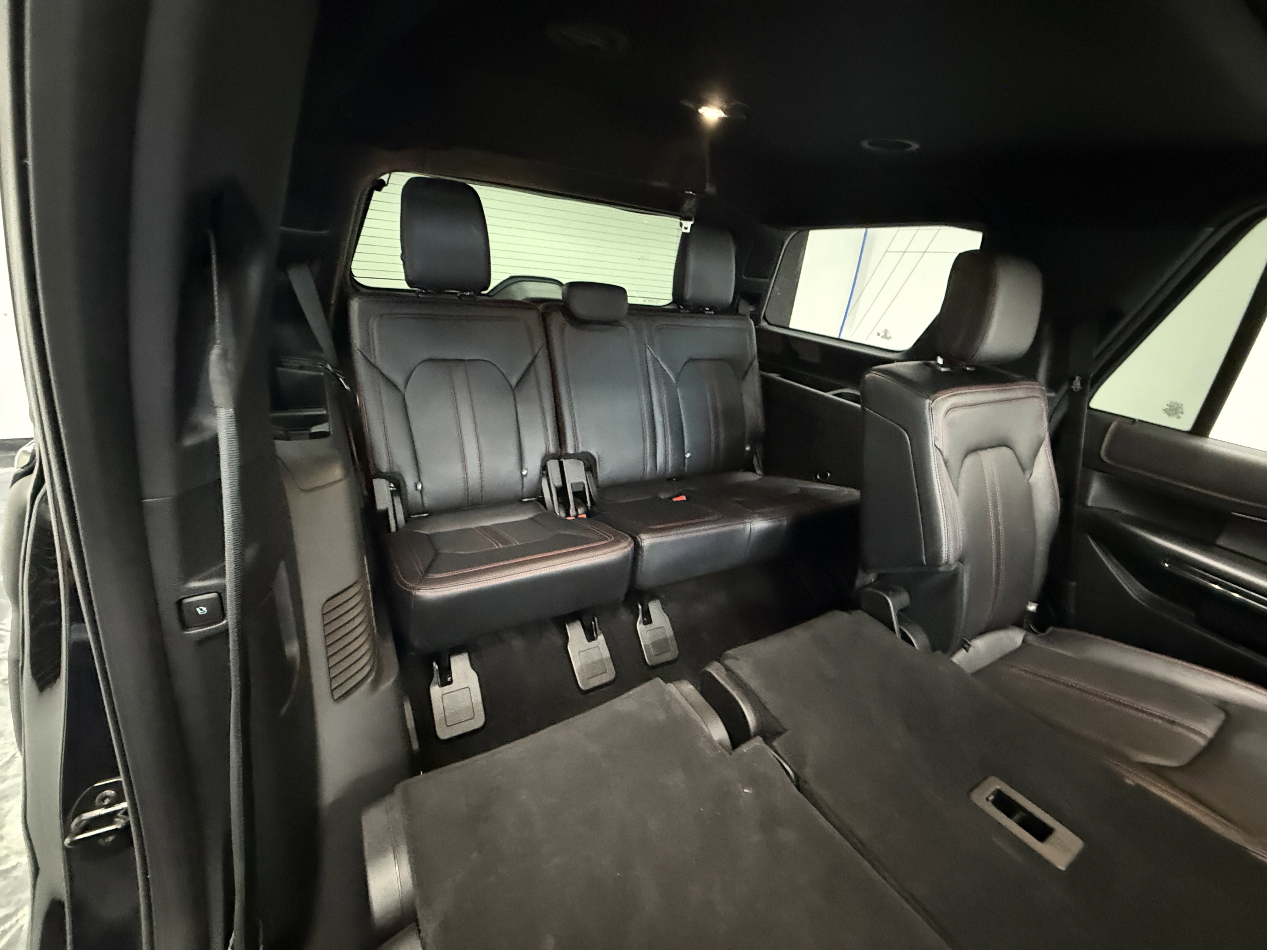 Used 2019 Ford Expedition Limited w/ Equipment Group 303A AWD/4WD image 26