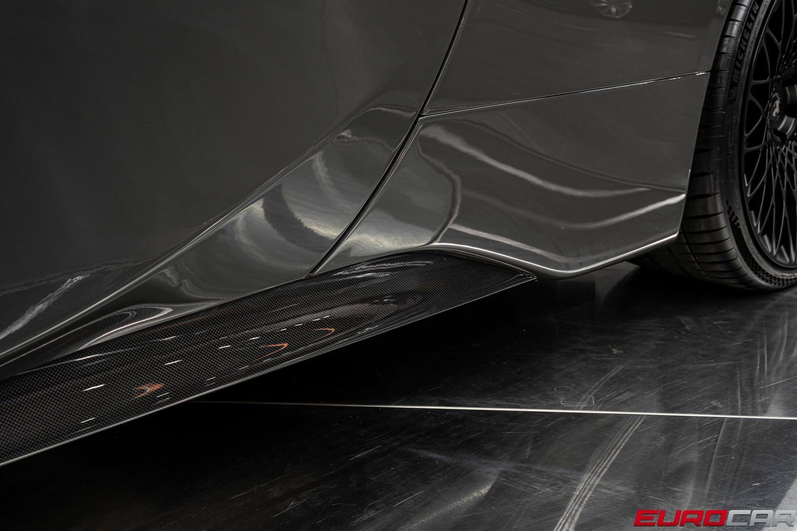 Used 2024 Ferrari SF90 Spider image 22