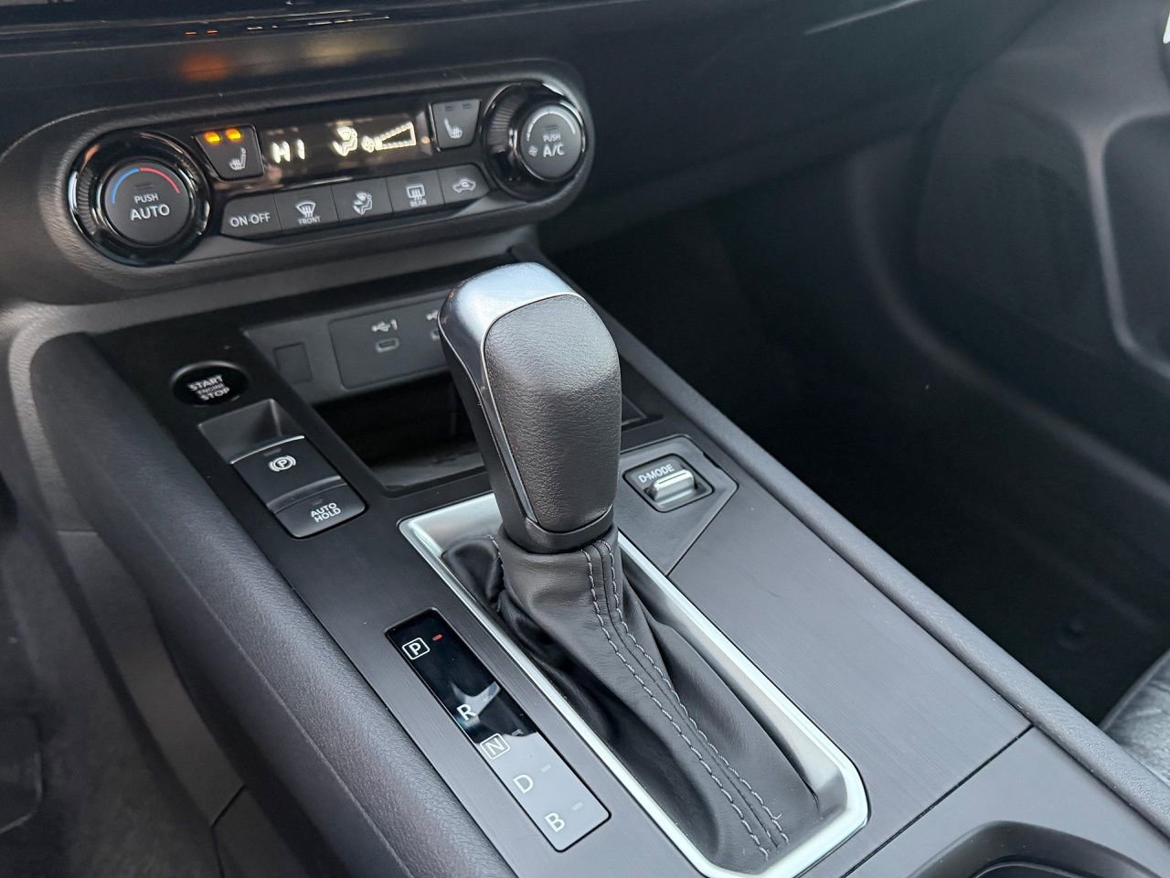 New 2026 Nissan Kicks SV AWD/4WD image 18