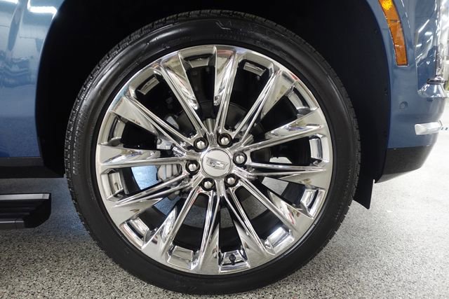 New 2026 Cadillac Escalade ESV Luxury w/ LPO, Radiant Package image 32