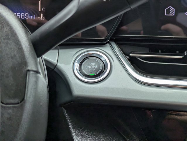 Used 2025 Chevrolet Trax LT w/ LT Convenience Package image 16