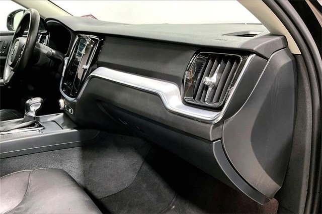 Used 2019 Volvo S60 T5 Momentum w/ Premium Package image 15