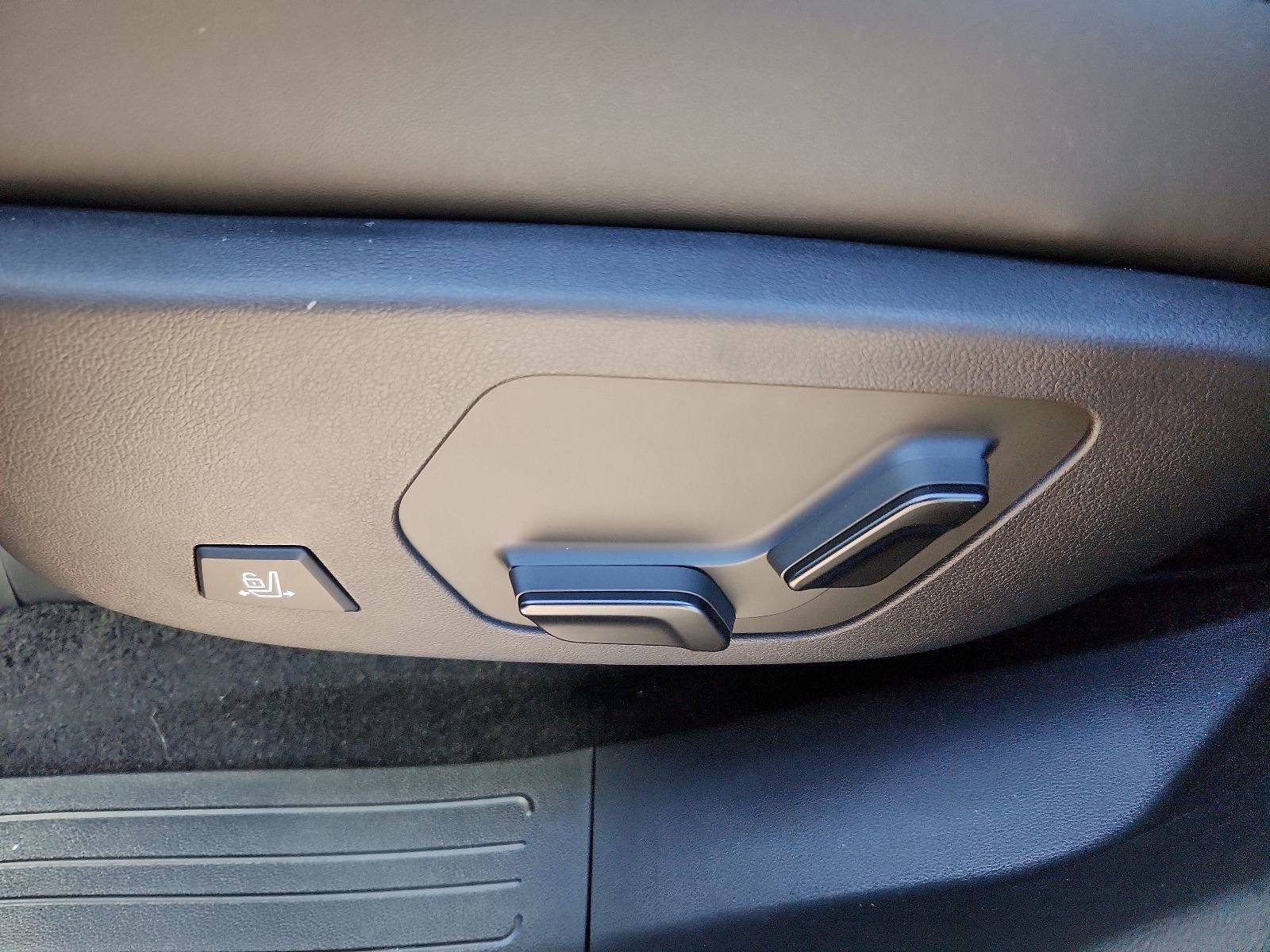 New 2025 Hyundai Santa Fe Calligraphy image 8