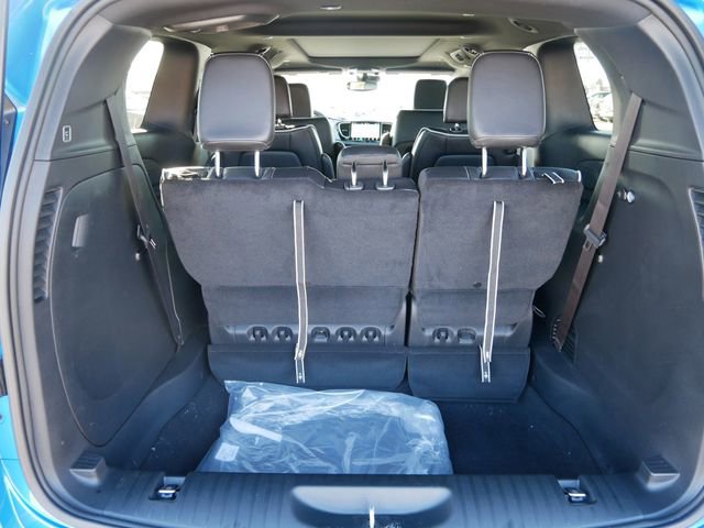 New 2026 Chrysler Pacifica Limited w/ Trailer Tow Group image 10