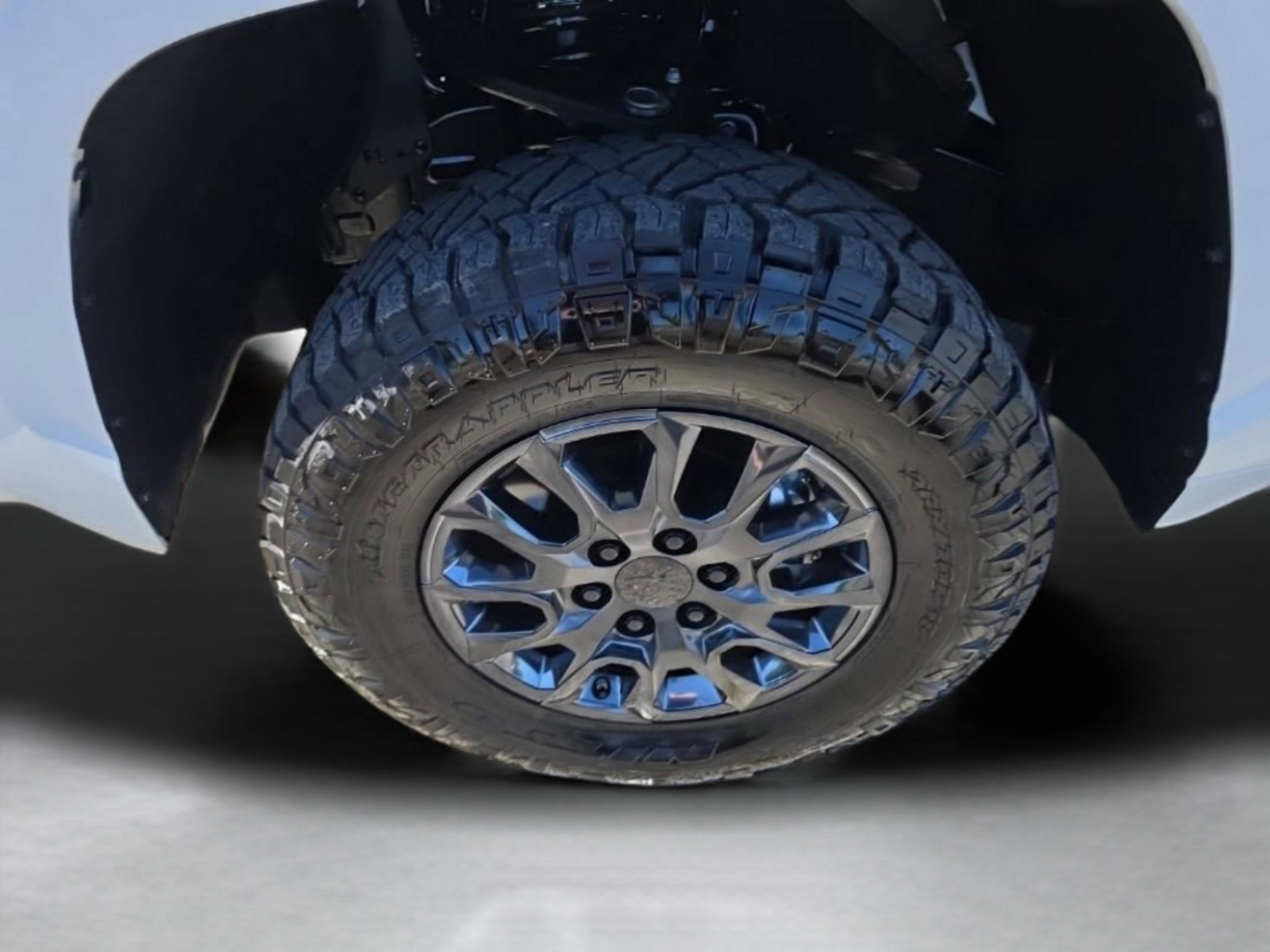 Used 2025 Toyota Tundra SR AWD/4WD image 32