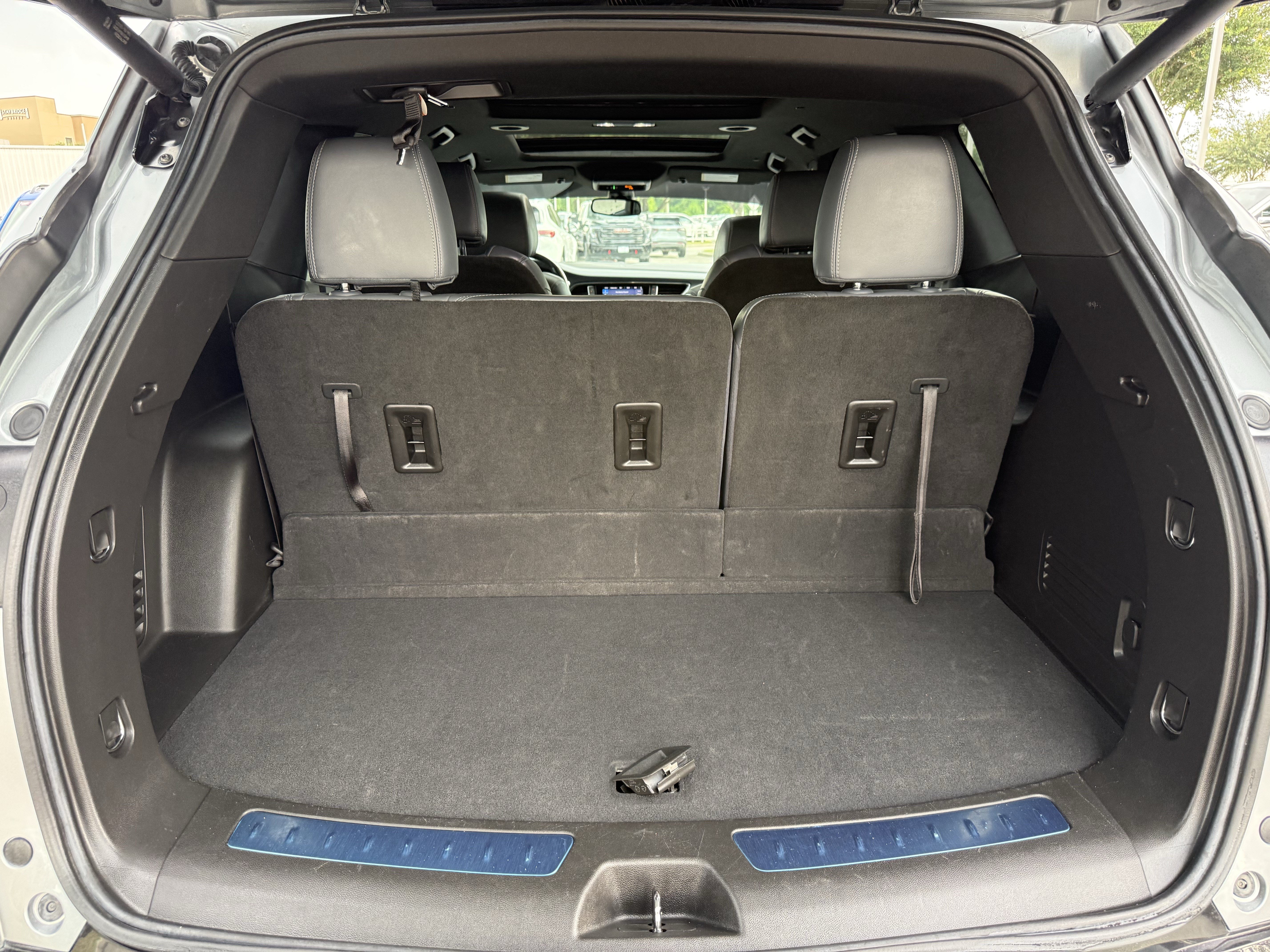 Used 2024 Buick Enclave Essence w/ Experience Buick Package FWD image 32