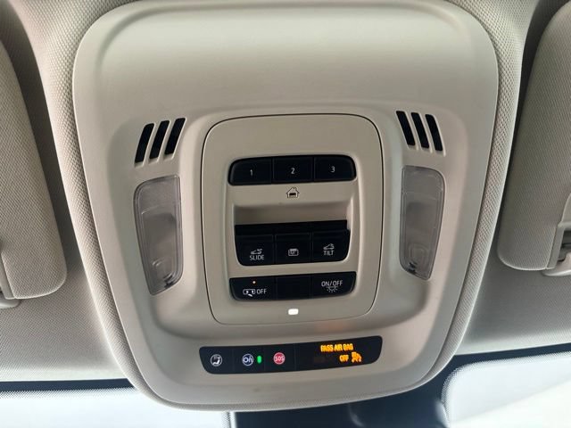 Used 2022 Buick Envision Avenir w/ Technology Package II AWD/4WD image 14
