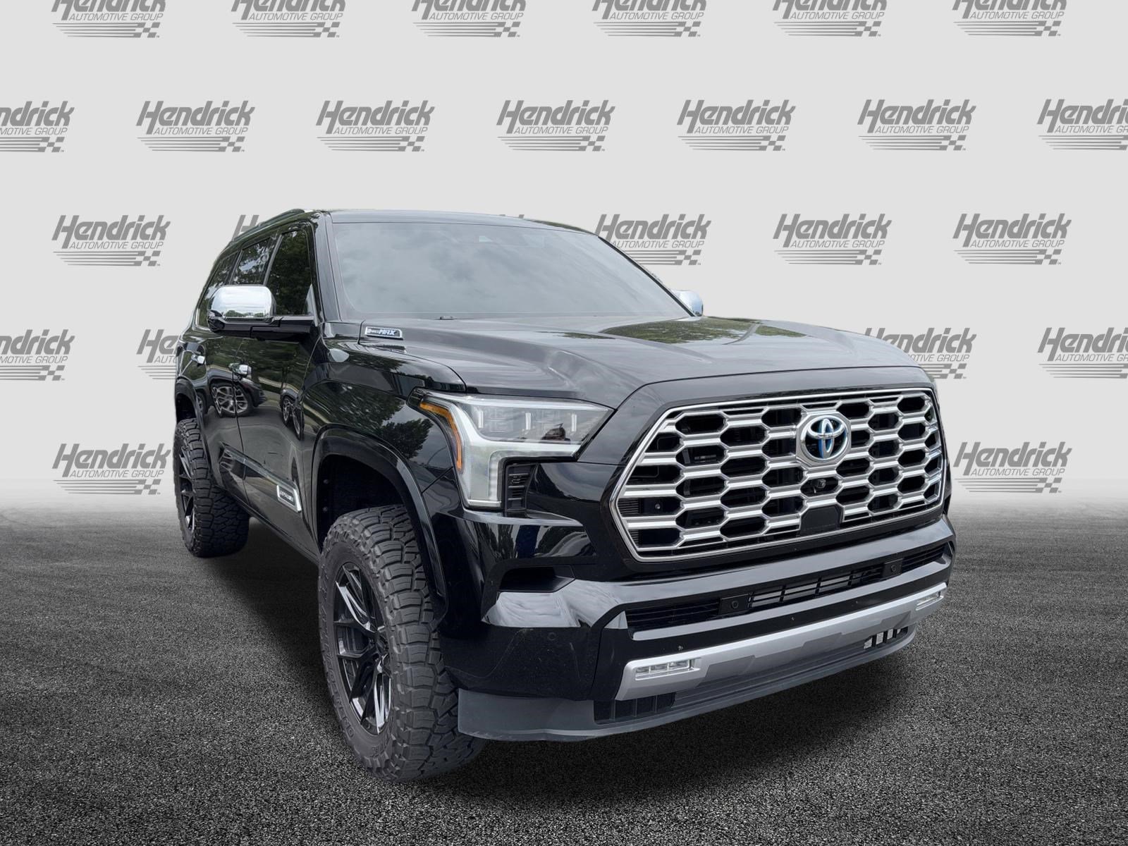 Used 2024 Toyota Sequoia Capstone AWD/4WD image 3