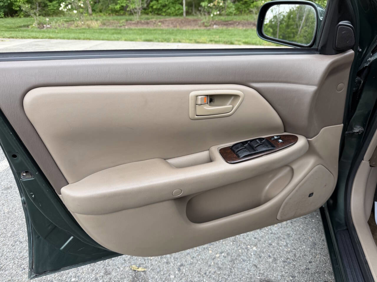 Used 2000 Toyota Camry XLE FWD image 11