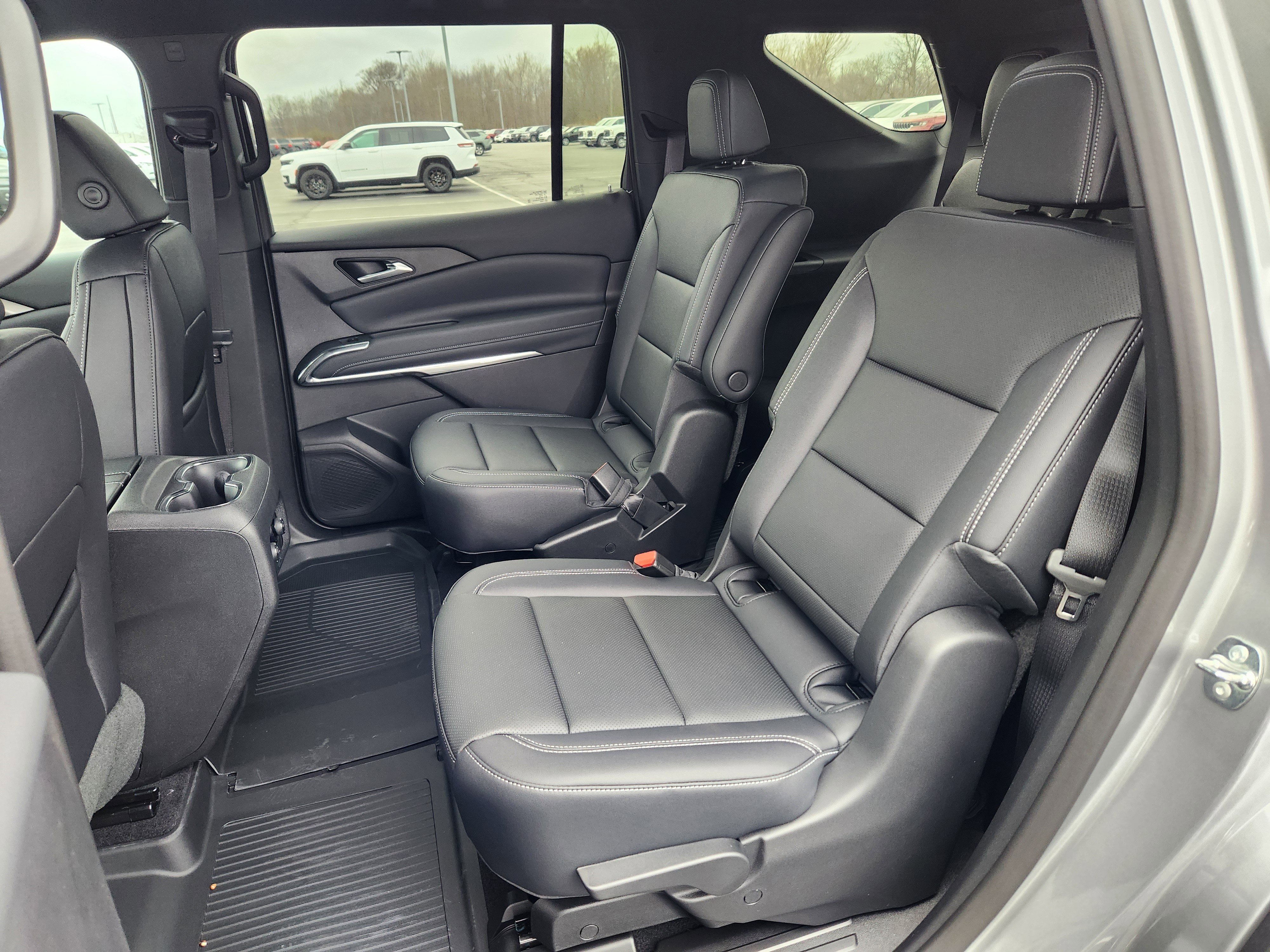 New 2026 Chevrolet Traverse LT w/ Driver Confidence Package image 9